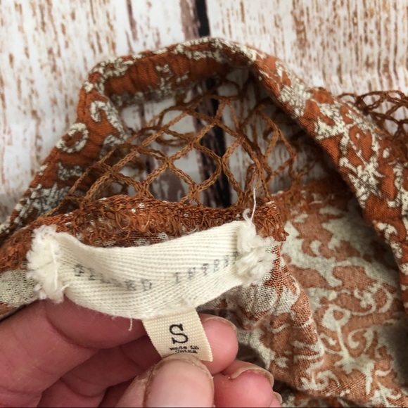 Guilded Intent Printed Buckle Top Size Small - Picture 6 of 8